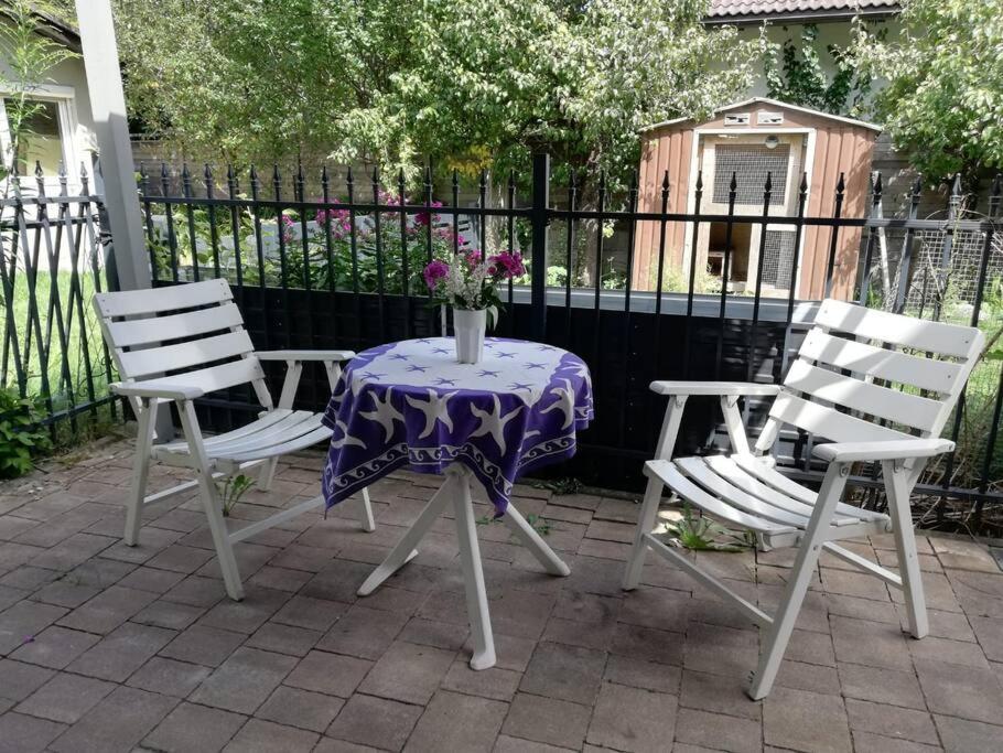 Stylish & Spacious Apartment With Patio 스탬스 외부 사진